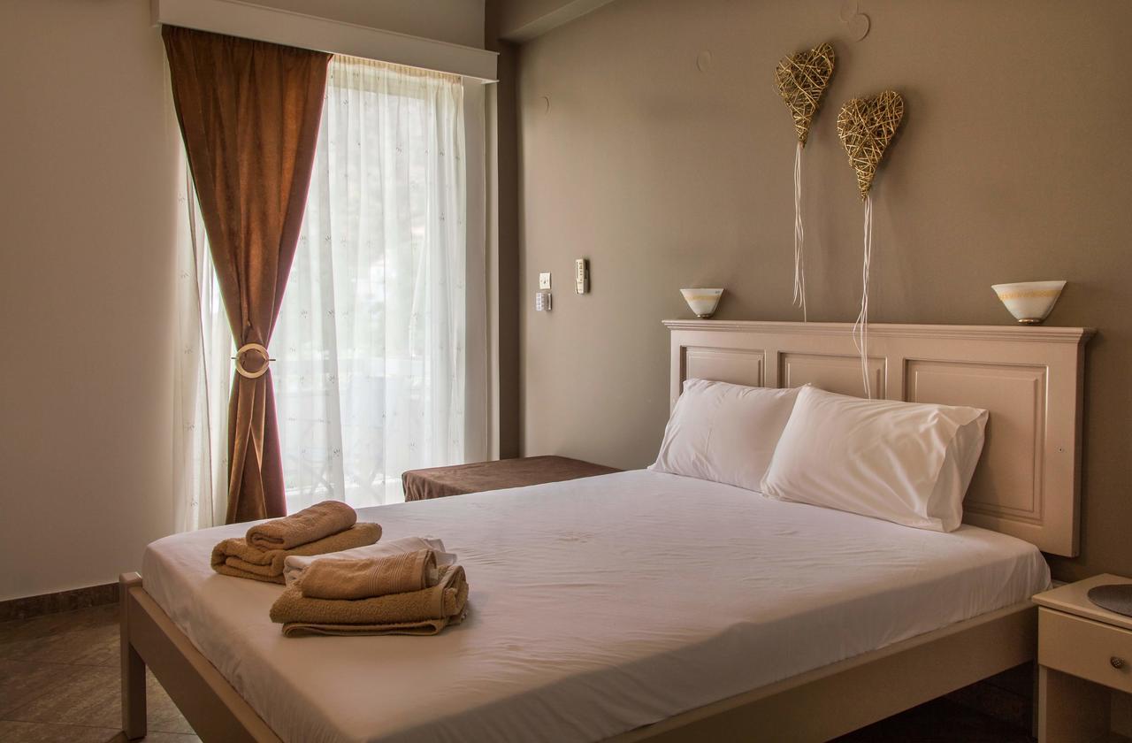 Maltezos Rooms Méthana Extérieur photo