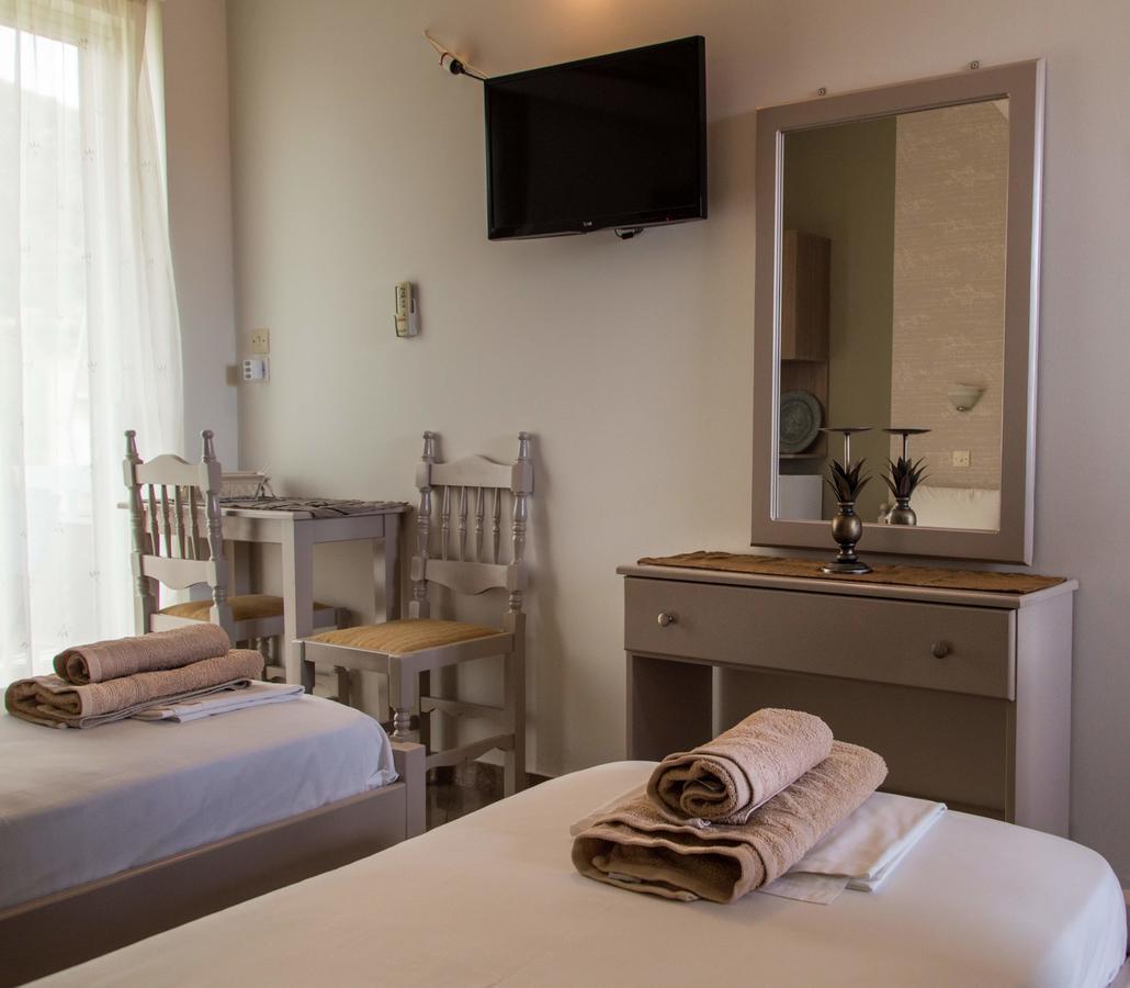 Maltezos Rooms Méthana Extérieur photo
