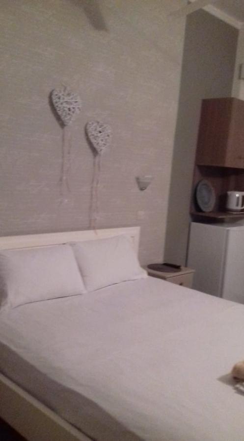 Maltezos Rooms Méthana Extérieur photo