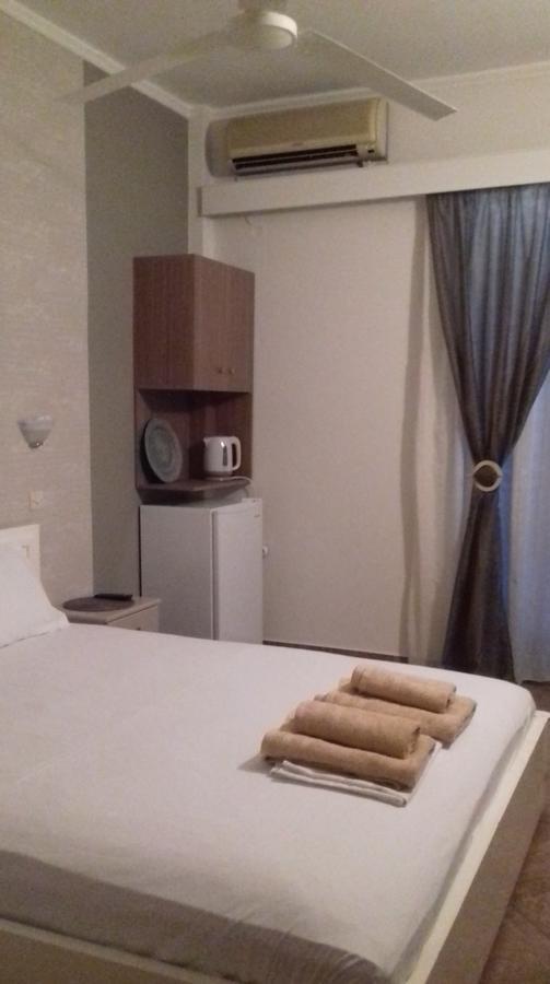 Maltezos Rooms Méthana Extérieur photo