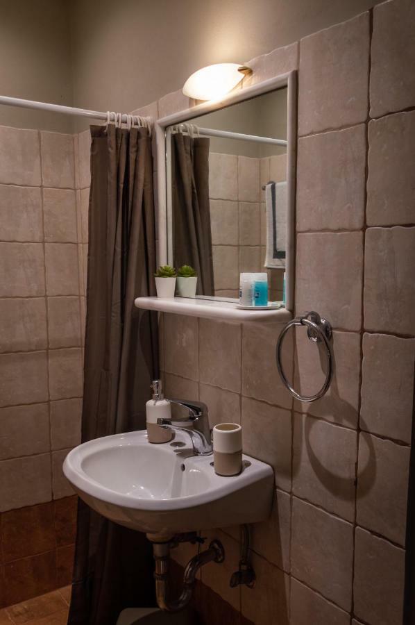 Maltezos Rooms Méthana Extérieur photo